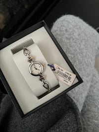 Image 4 of Beautiful Two Tone BULOVA Mother of Pearl Dial- New in BOX 