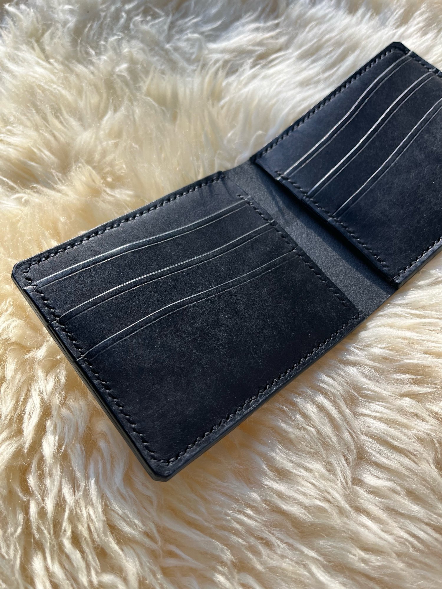 Image of Black Pueblo 8-Pocket Slim Bifold 