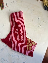 Image 3 of scarf rosa y rojo