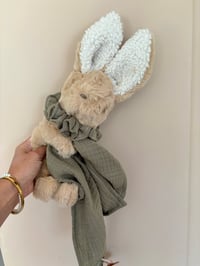 Image 1 of DOUDOU LAPIN ET SES OREILLE SHERPA 26 CM