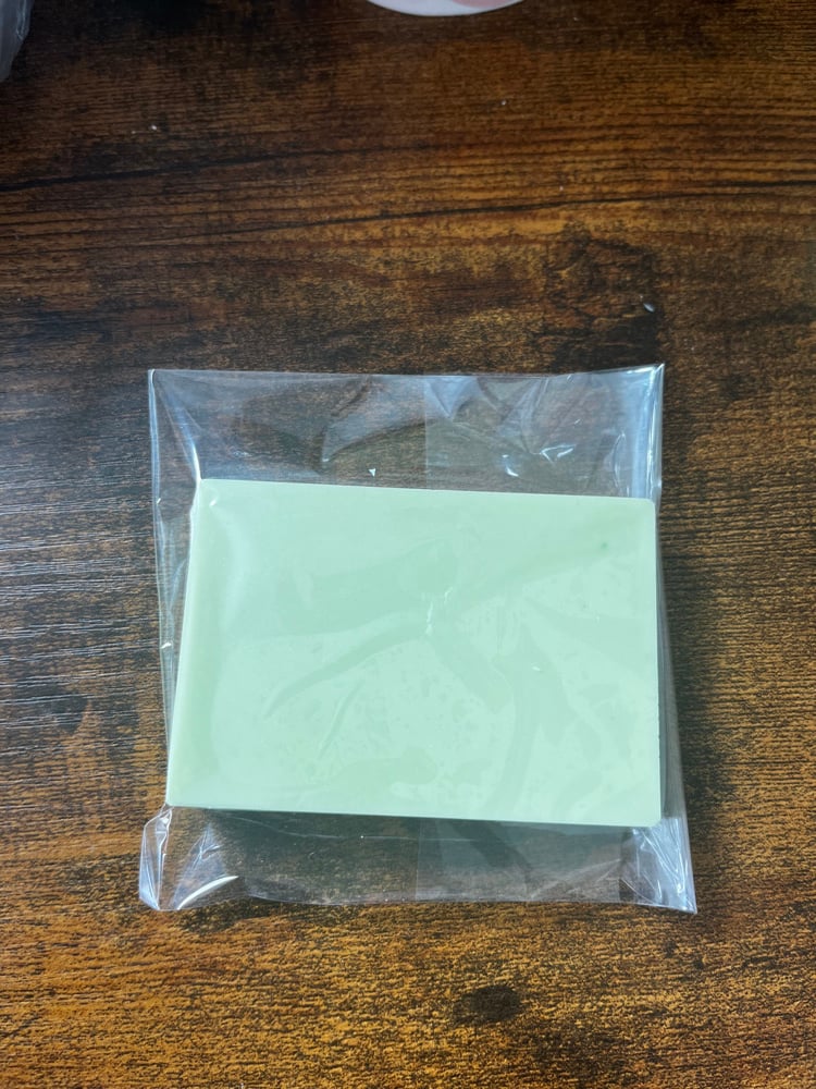 Image of Handsoaps No floral print