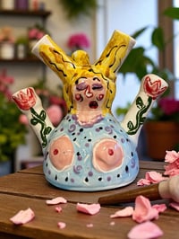 Image 5 of Blonde Medusa Vase 