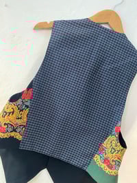 Image 8 of Chaleco feito a man. FOLIADA 129. Talla M/L