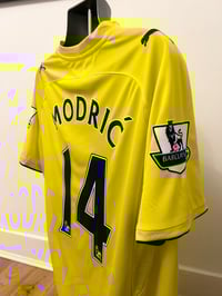 Image 5 of Tottenham Hotspur “MODRIĆ 14” 2009/10 Third Shirt + PL patches (XL)
