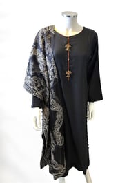 Embroidered shawl suit 