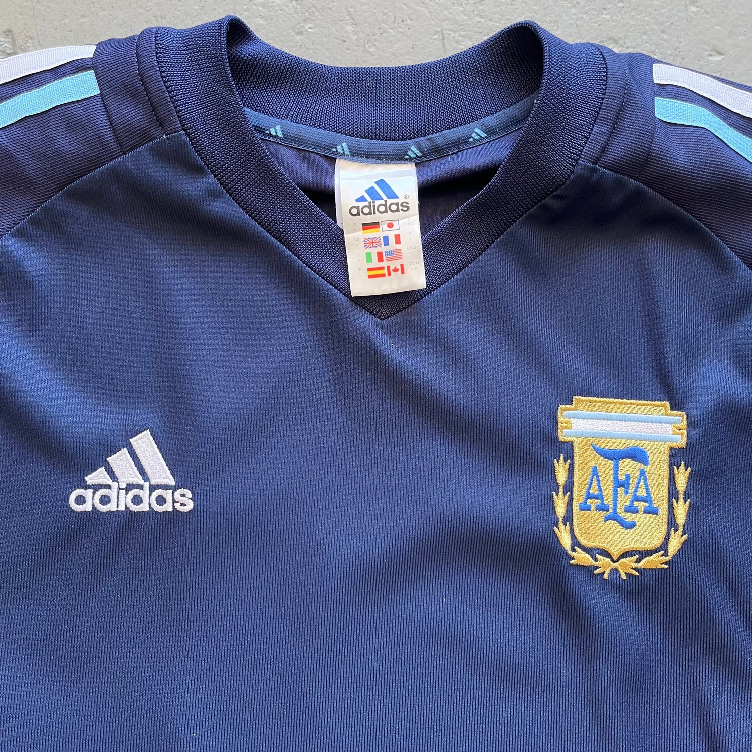 Image of 02/04 Argentina away shirt size large “ 29”