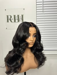 Image 3 of The Confidence Girl