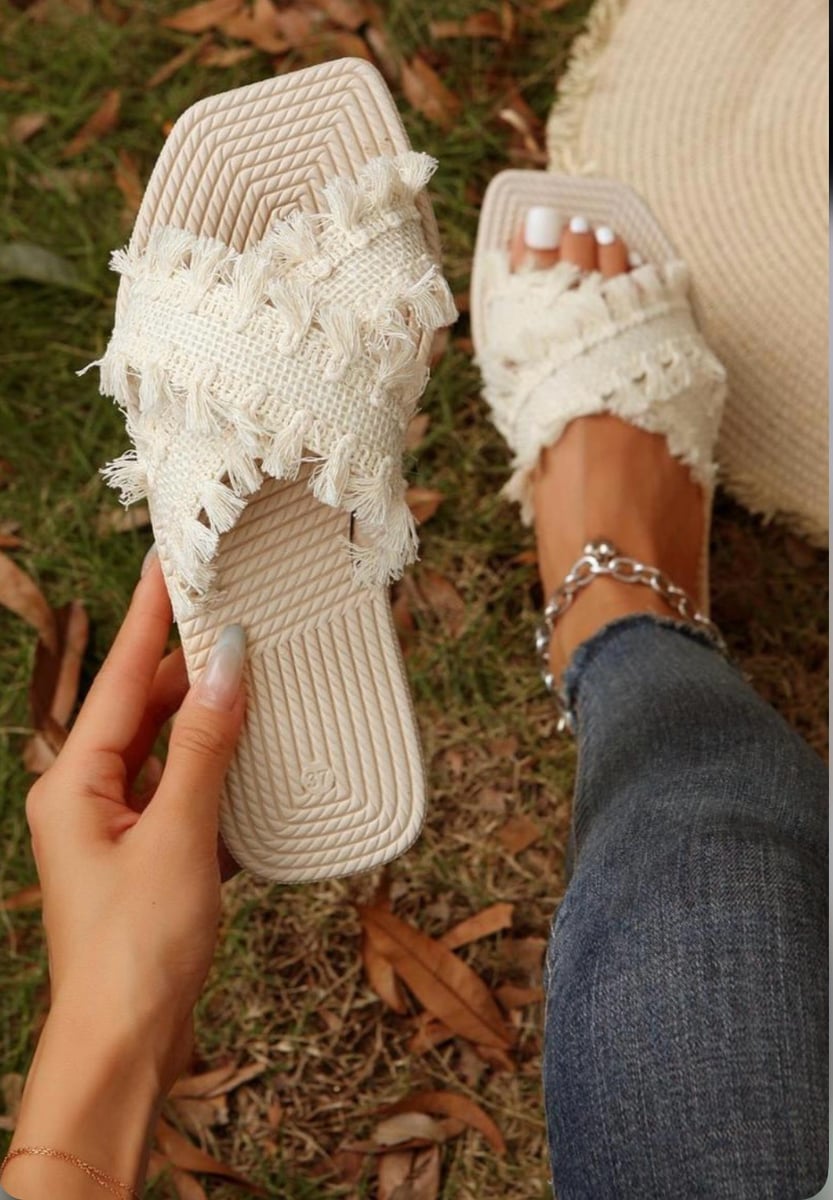 Daisy sandals | Migdeline's Boutique