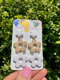 Image 1 of DAISY CHAINS - White/Latte