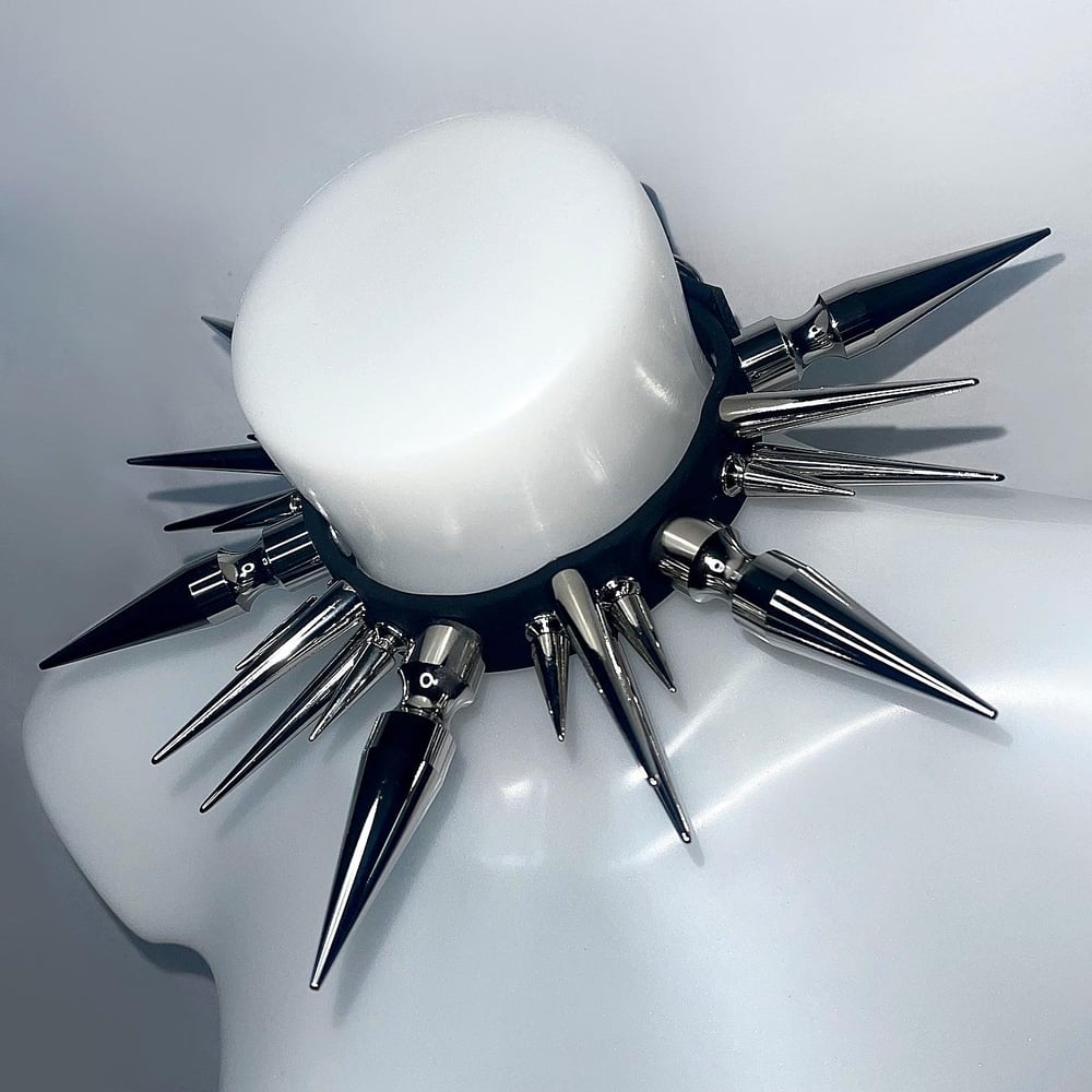 Image of MEGABYTE CHOKER