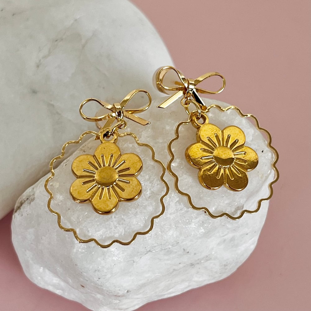 Image of Flower and Bow Drops