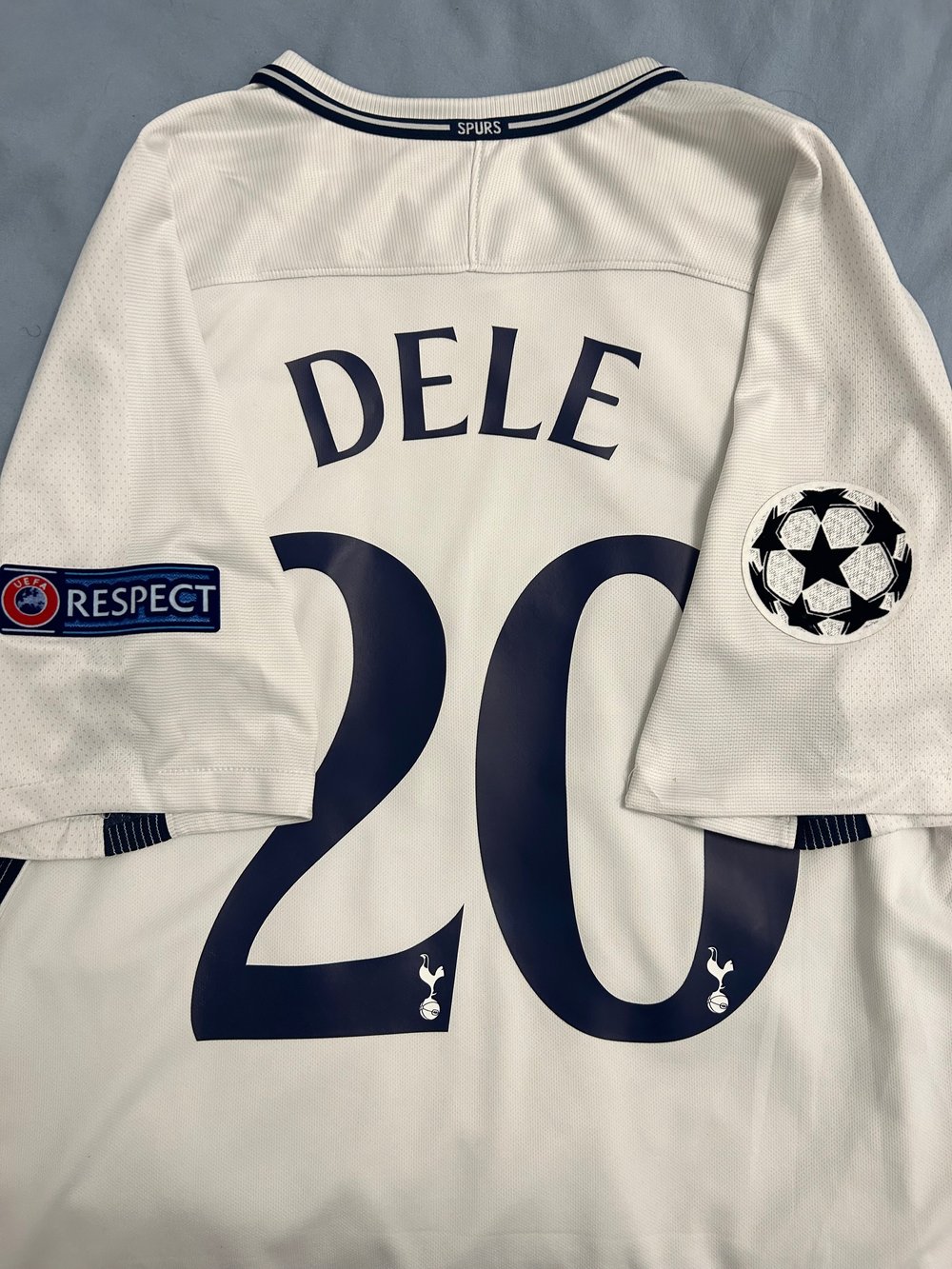 Image of Tottenham Hotspur “DELE 20” 2017/18 Home Shirt + patches (L)