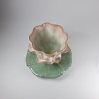 Image 2 of Water lily cup (soft pink)