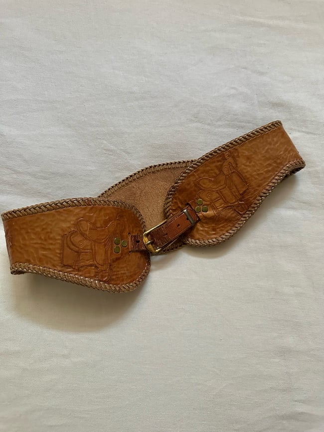 60s tooled leather western theme horse belt 