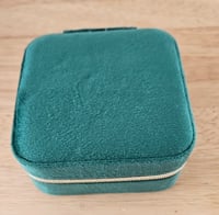 Image 1 of Boite à bijoux (vert sapin)
