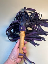 Image 2 of Purple Medusa stingy leather flogger