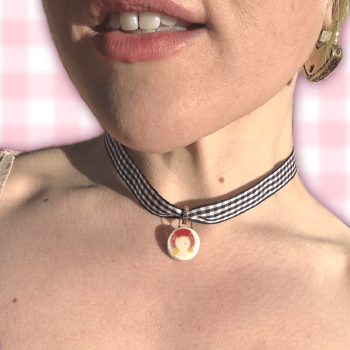 image of horseshoe choker