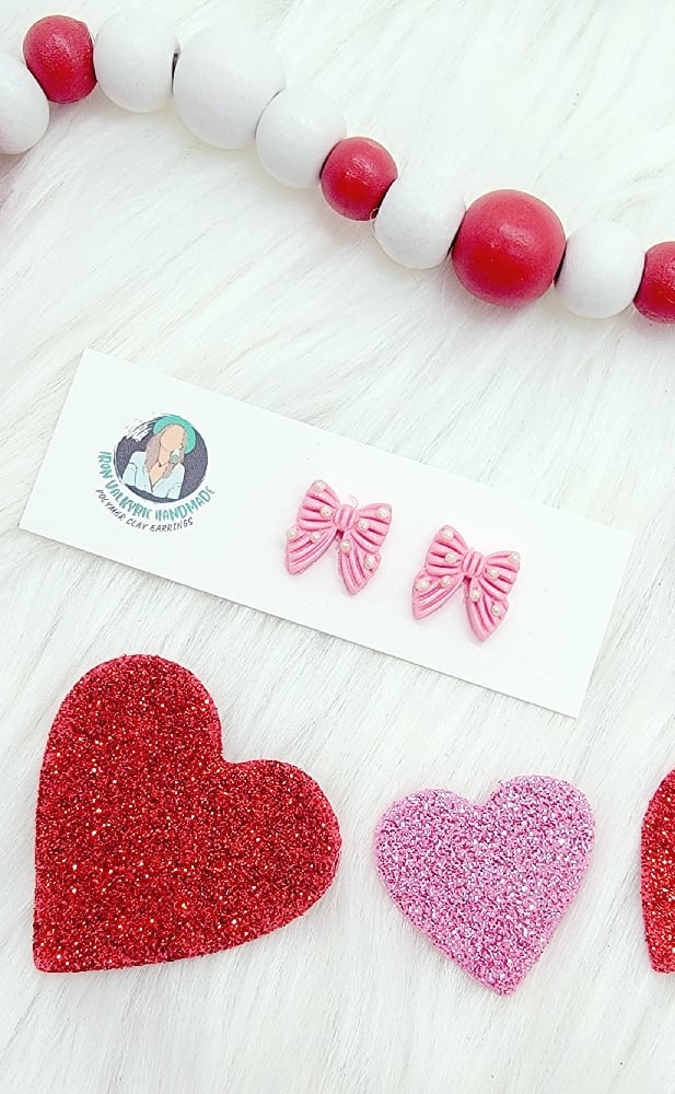 Image of Pearl Bow Studs 