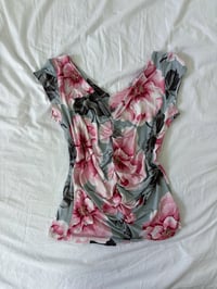 Image 3 of 00s Gray floral top // M