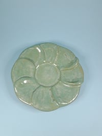Image 3 of Water lily cup (lilac)