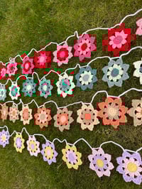 Image 1 of Flower Burst Garland