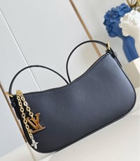 Image 3 of Pochette Bloom