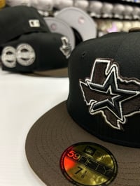 Image 4 of New Era 59Fifty Palomino Black/Walnut/ GLOW