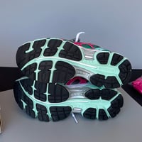 Image 5 of size: us8/W9.5 uk7.5 eu41.5 cm26