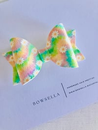 Image 1 of rainbow daisy bow 
