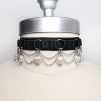 Image 1 of Satin choker with chains and heart-shaped beads