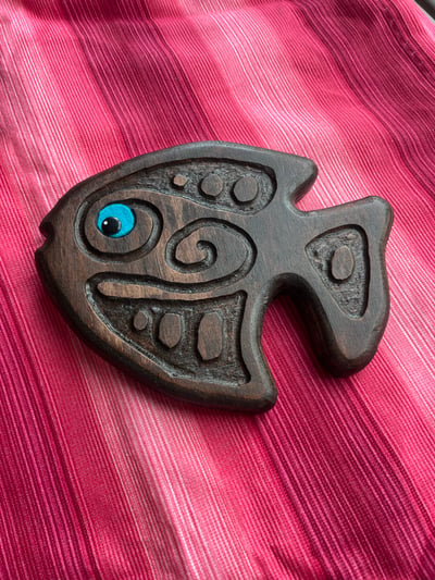Image of WOOD CUT FISH 2