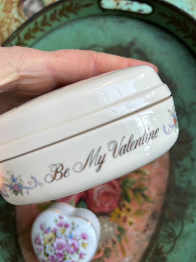 Image of Saint-Valentin 🩷 Boîtes cœur en porcelaine 