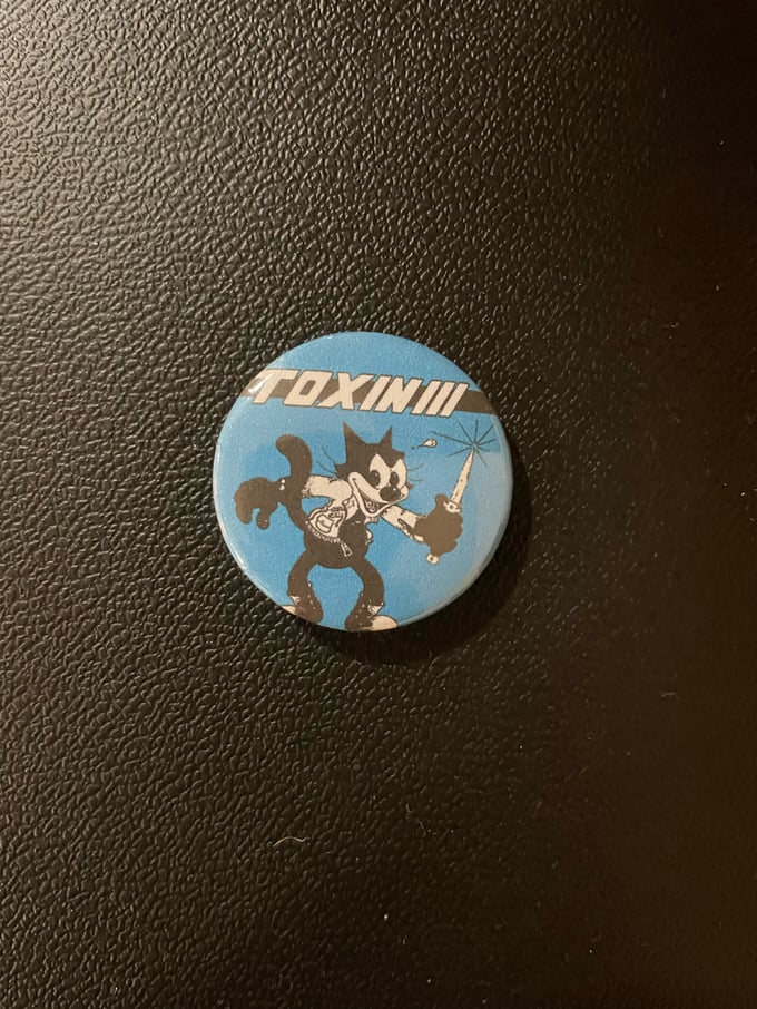 Image of Toxin III pin