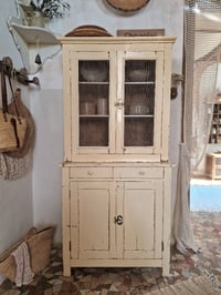 Image 1 of Le vaisselier patiné 