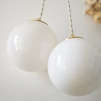 Image 4 of Baladeuse Opaline Blanche Ronde 