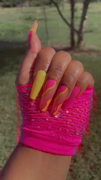Image 4 of Nails - Long (Pink/Yellow)