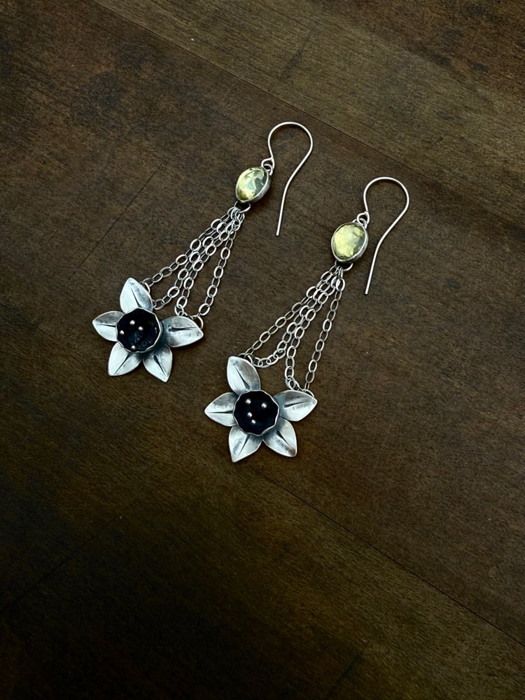 Image of Daffodil Flower Draped Chain Earrings