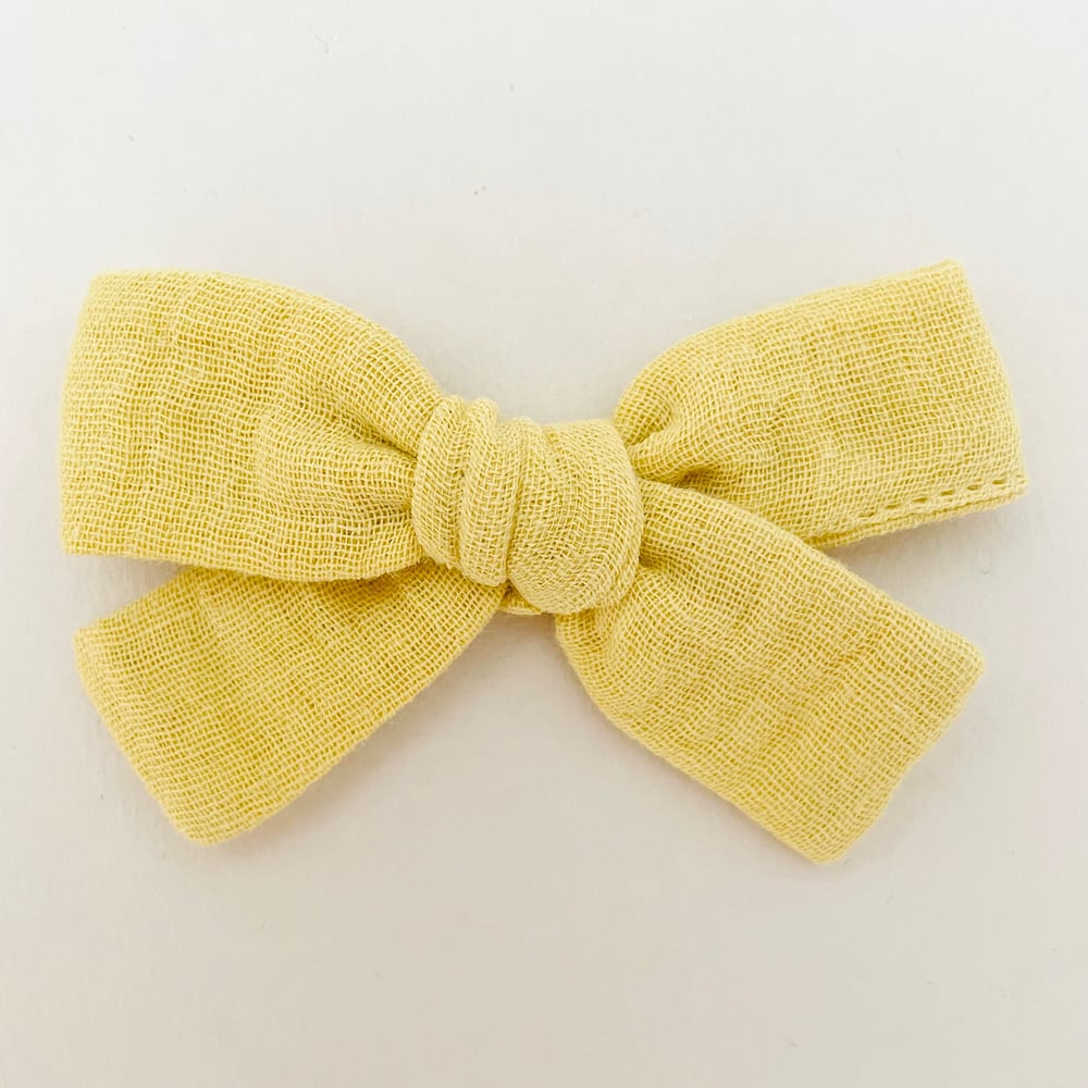 Image of Barrette Bertille double gaze jaune doux