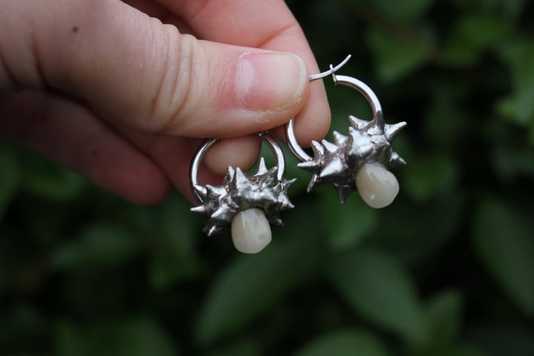 Dead Good spikey dentures earrings Image 4