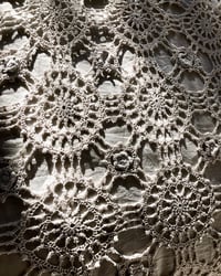 Image 3 of Plaid couvre lit crochet 