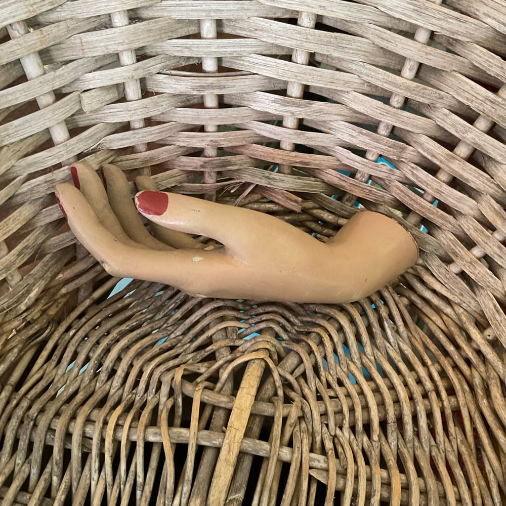 Image of mannequin hand