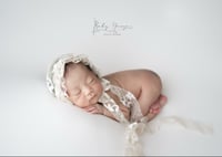 Image 3 of ARIADNA lace bonnet W