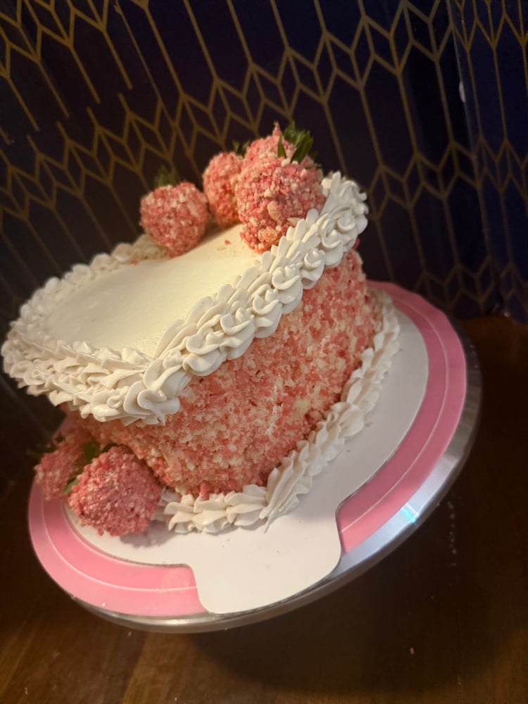 Image of 8inch 2 Layer Strawberry Shortcake Heart Cake
