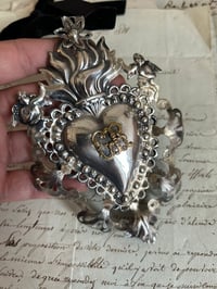 Image 5 of Ex-voto en forme de cœur sacré GR (pour Grâce rendue) en métal plaqué argent!  XIX eme siècle