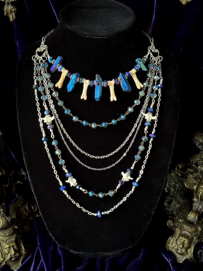 Shops Beaded necklace with glass bobcat eye