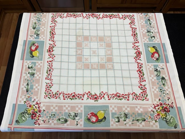 Kitchen/Floral Tablecloth 