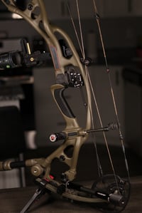 Image 2 of Hoyt RX-3 / RX-5 Carbon Grip (RH)