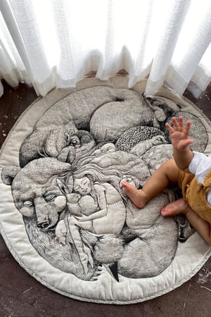 Image of BIG HUG QUILTED BLANKET
