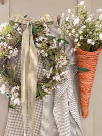 Image 3 of White Ditsy Floral Wreath