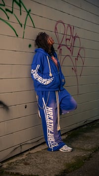 Image 4 of “OCEAN  VIB3Z” OVERSIZED SWEATS  